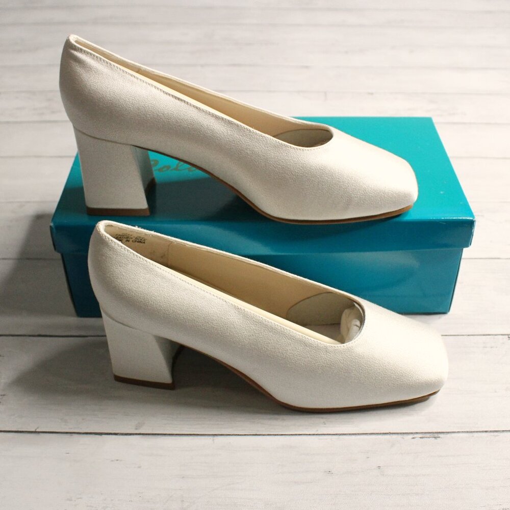 Colorful Creations Women's Size 7 EE Wide White Pumps Dyeable Satin Fabric